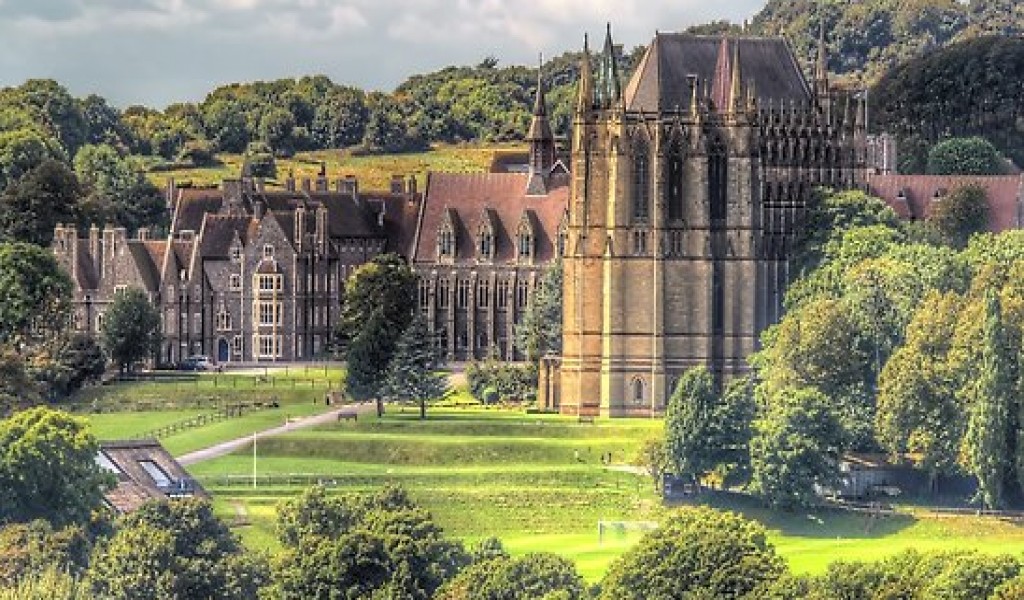 蓝星中学 - Lancing College | FindingSchool 蓝星中学 - Lancing College | FindingSchool