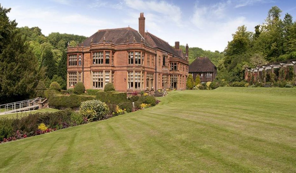 沃丁海姆学校 - Woldingham School | FindingSchool 沃丁海姆学校 - Woldingham School | FindingSchool