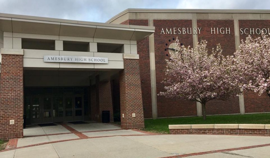 埃姆斯伯里高中 - Amesbury High School | FindingSchool