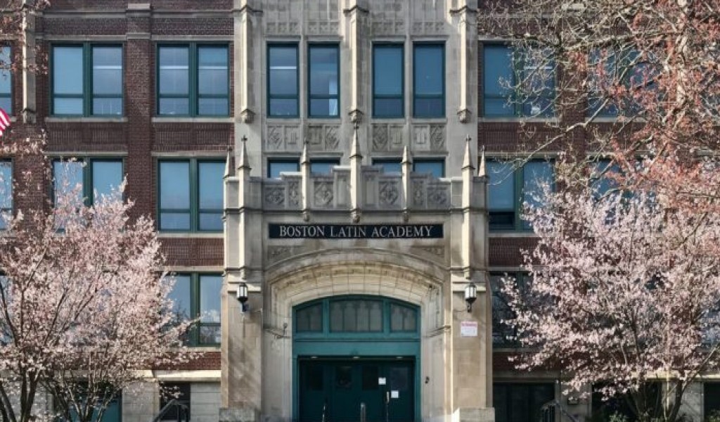波士顿拉丁学院 - Boston Latin Academy | FindingSchool