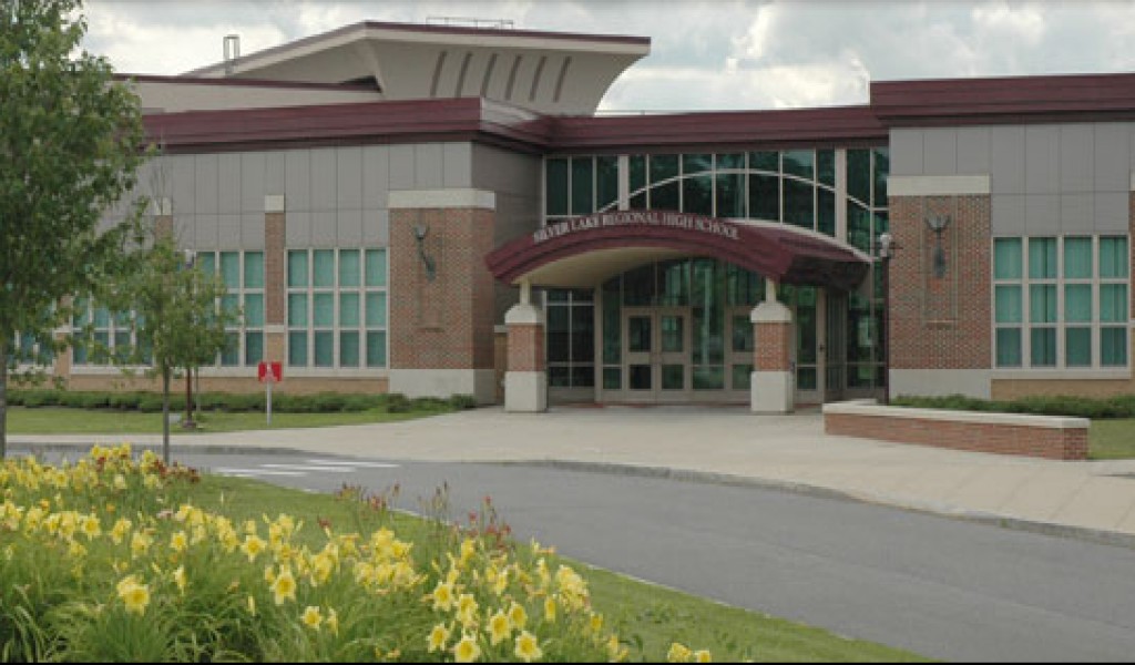 银湖地区高中 - Silver Lake Regional High School | FindingSchool