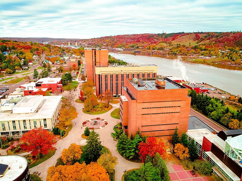 密歇根理工大学 - The main Michigan Tech campus is located in Houghton, Michigan north of Highway US 41 and south of the Portage Canal - Michigan Technological University