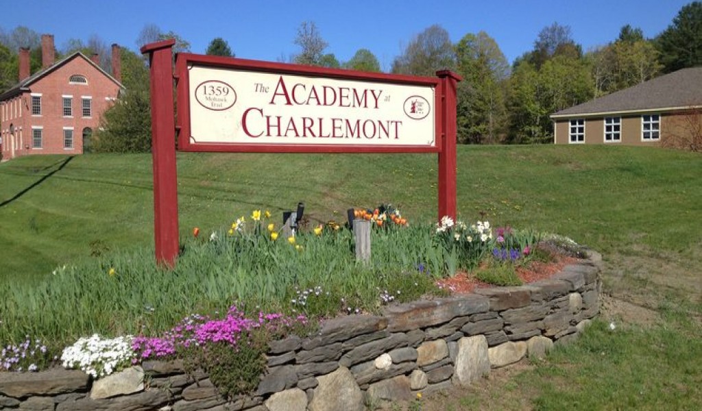 克莱蒙特学院 - The Academy At Charlemont | FindingSchool