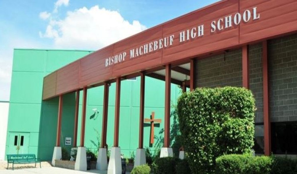 马波夫主教高中 - Bishop Machebeuf Catholic High School | FindingSchool