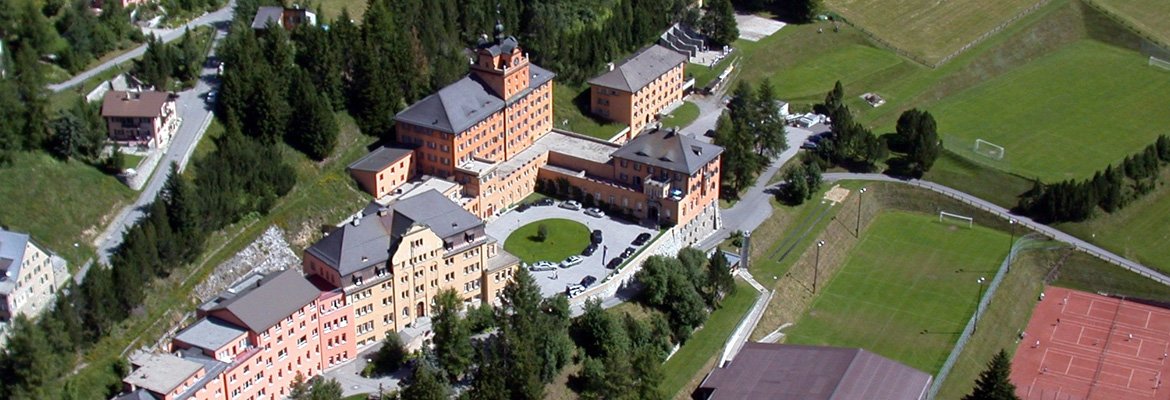 阿尔卑斯山卓士国际学校