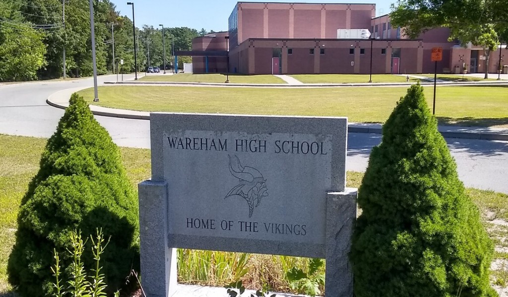 韦勒姆高中 - Wareham High School | FindingSchool
