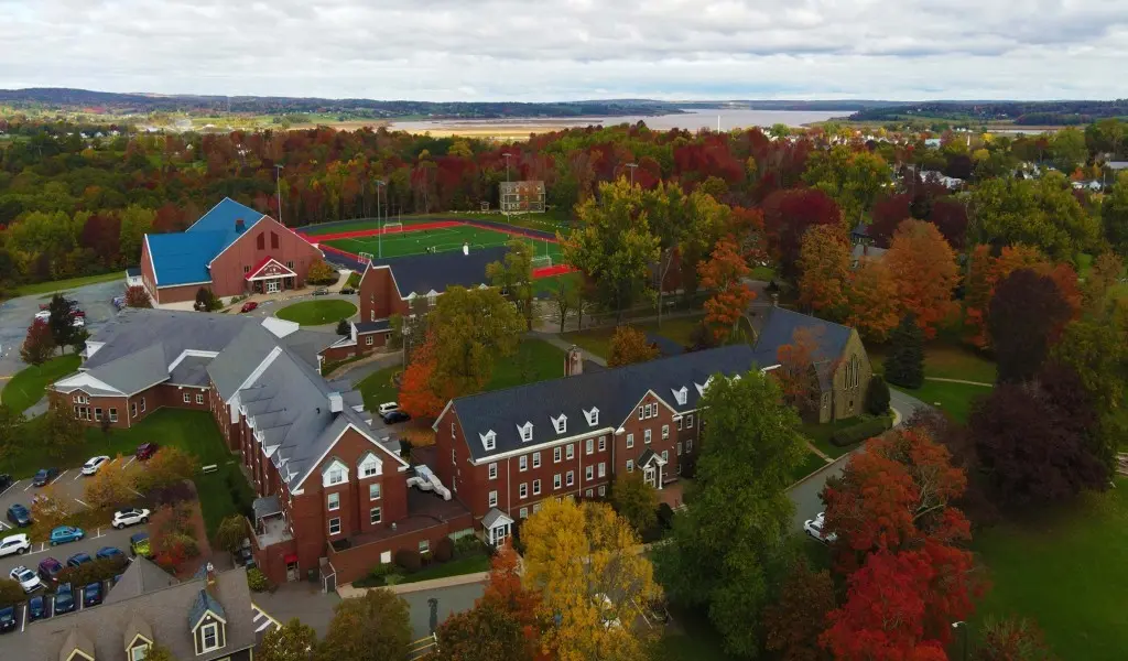 国王艾吉尔中学 介绍, 国王艾吉尔中学, 国王艾吉尔中学中学/高中/学院, , Nova Scotia, 国王艾吉尔中学评论 | FindingSchool